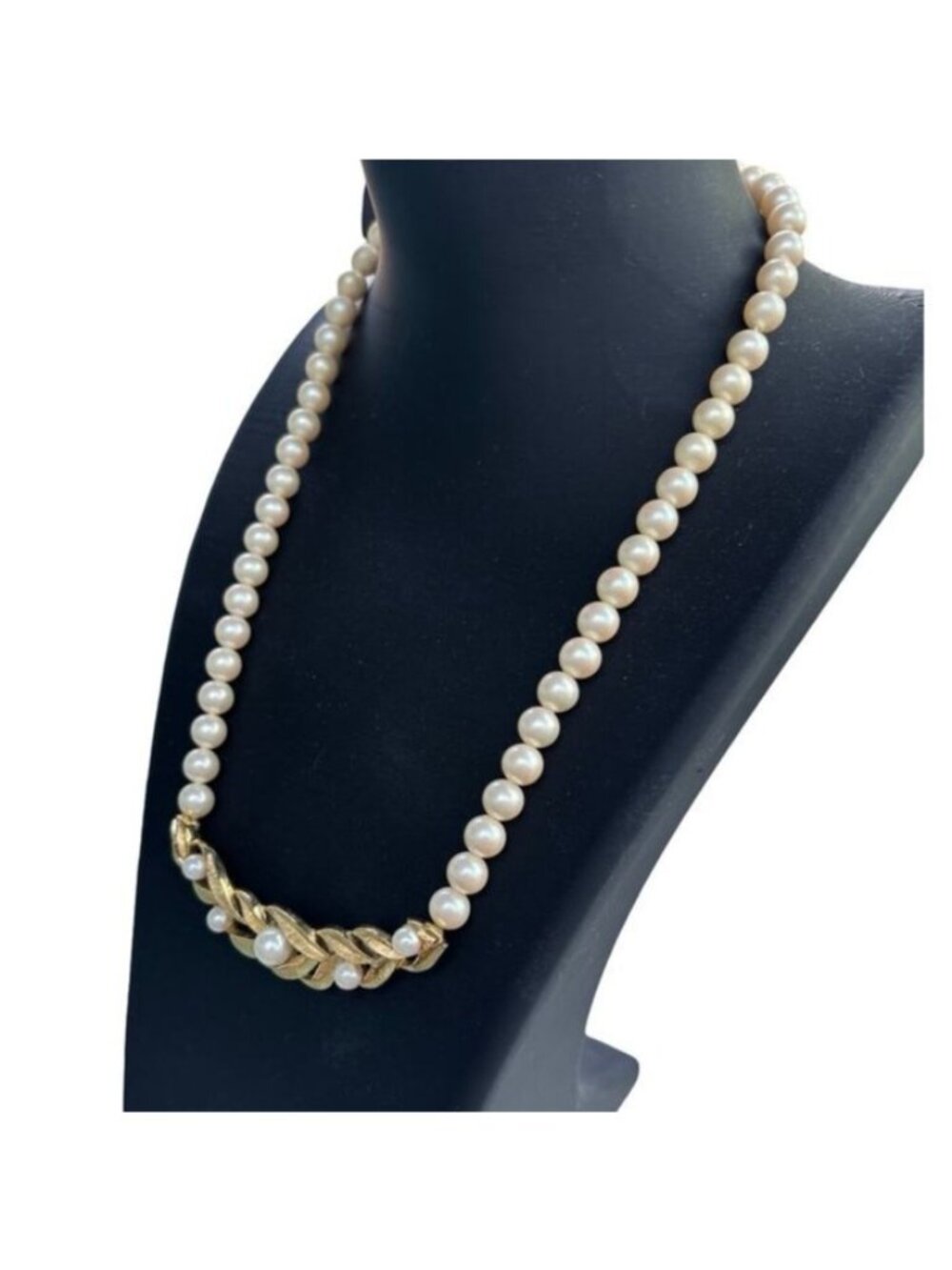 Trifari Faux Pearl Necklace Gold Tone Pendant Designer Signed Like New Vintage